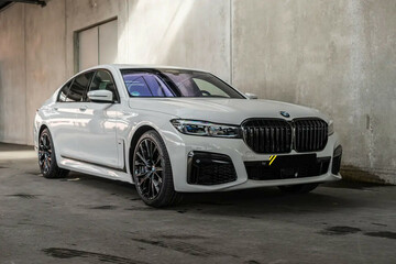 BMW 750i M mieten