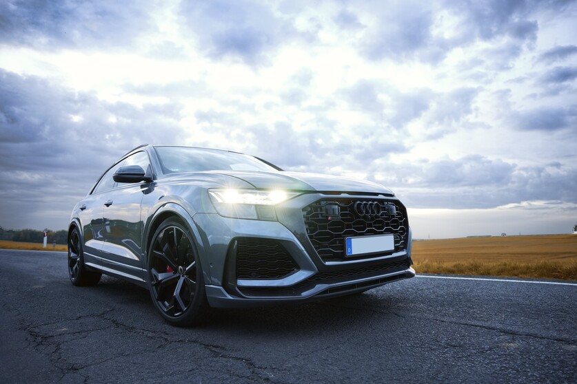 Audi RSQ 8 fahren