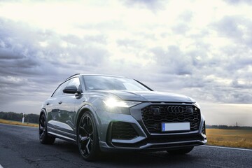 Audi RSQ 8 mieten