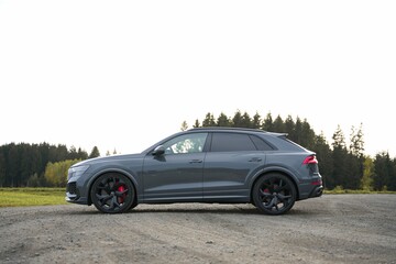 Audi RSQ 8 mieten