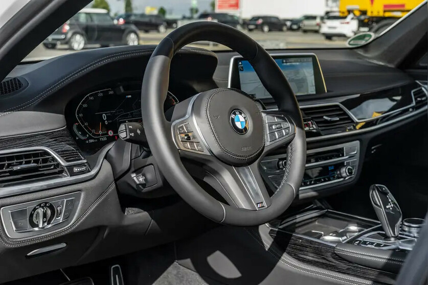 BMW 750i M mieten