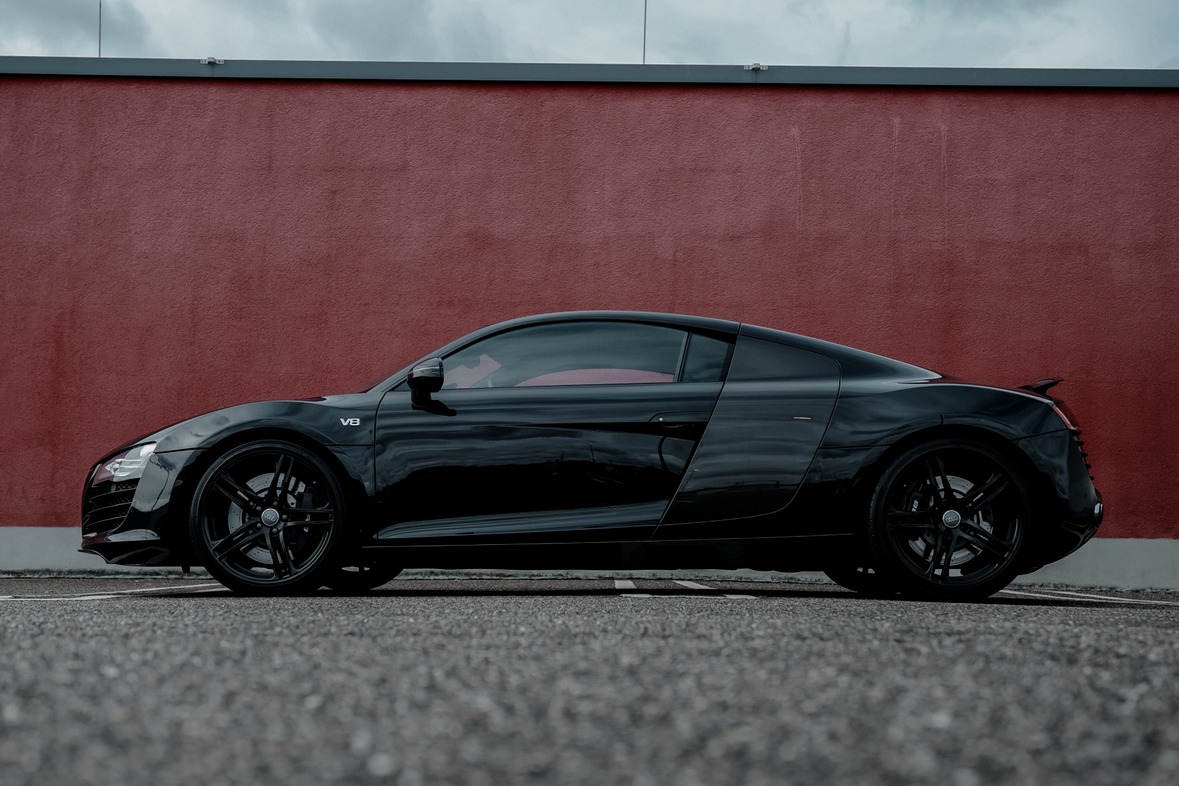 Audi R8 V8