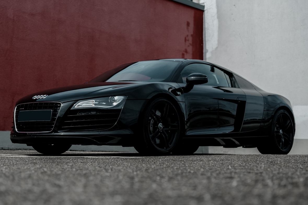 Audi R8 V8