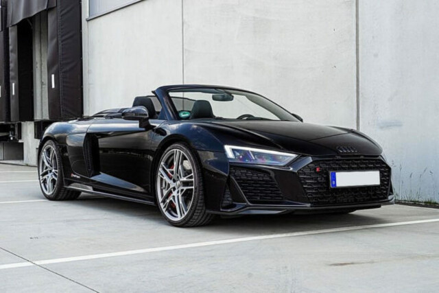 Audi R8 Spyder-1