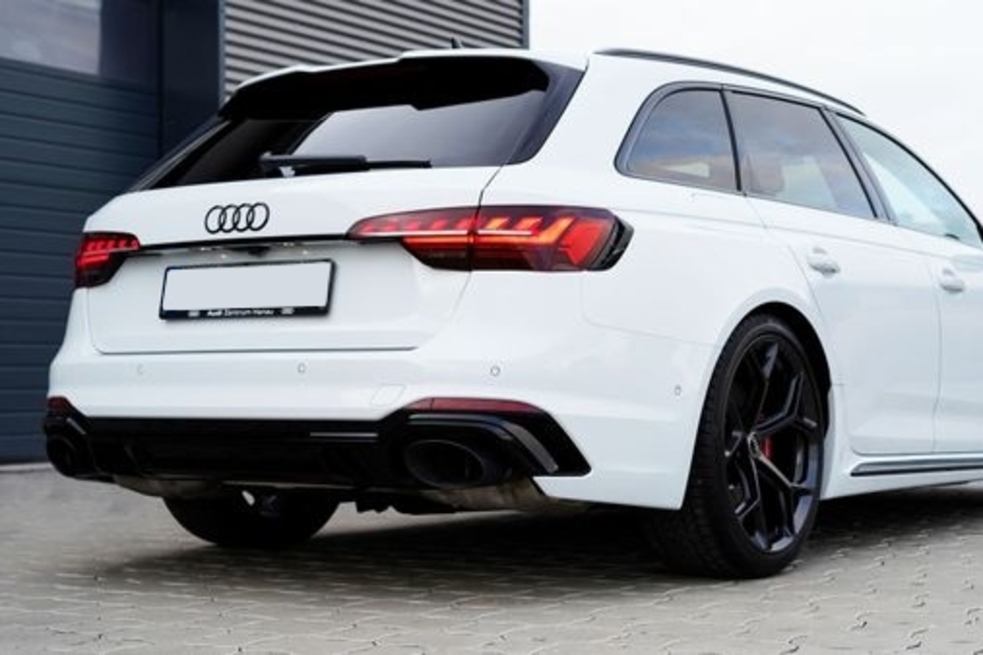 Audi RS4 Competition plus mieten
