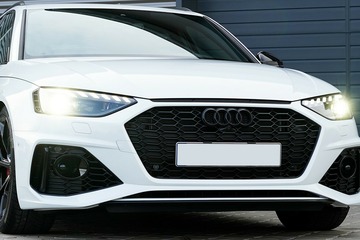 Audi RS4 Competition plus mieten